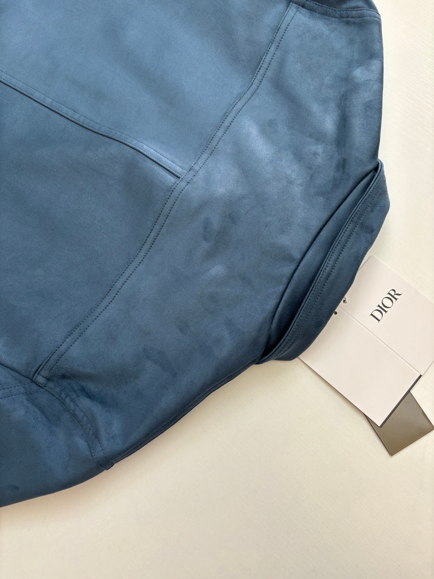 250825 A new high-quality suede textured minimalist leather jacket