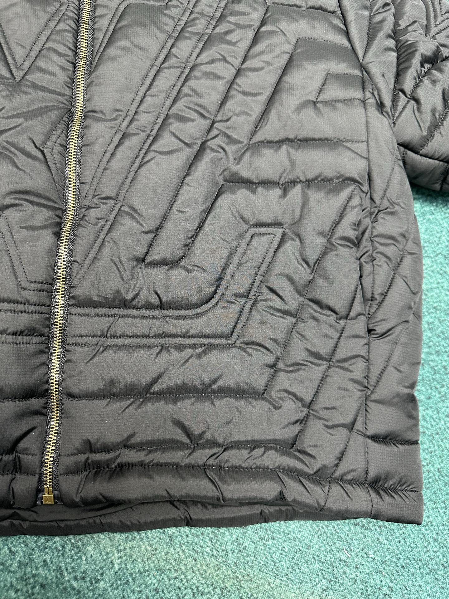 250825 New high-quality tear-resistant down jacket made of high-tech fabric