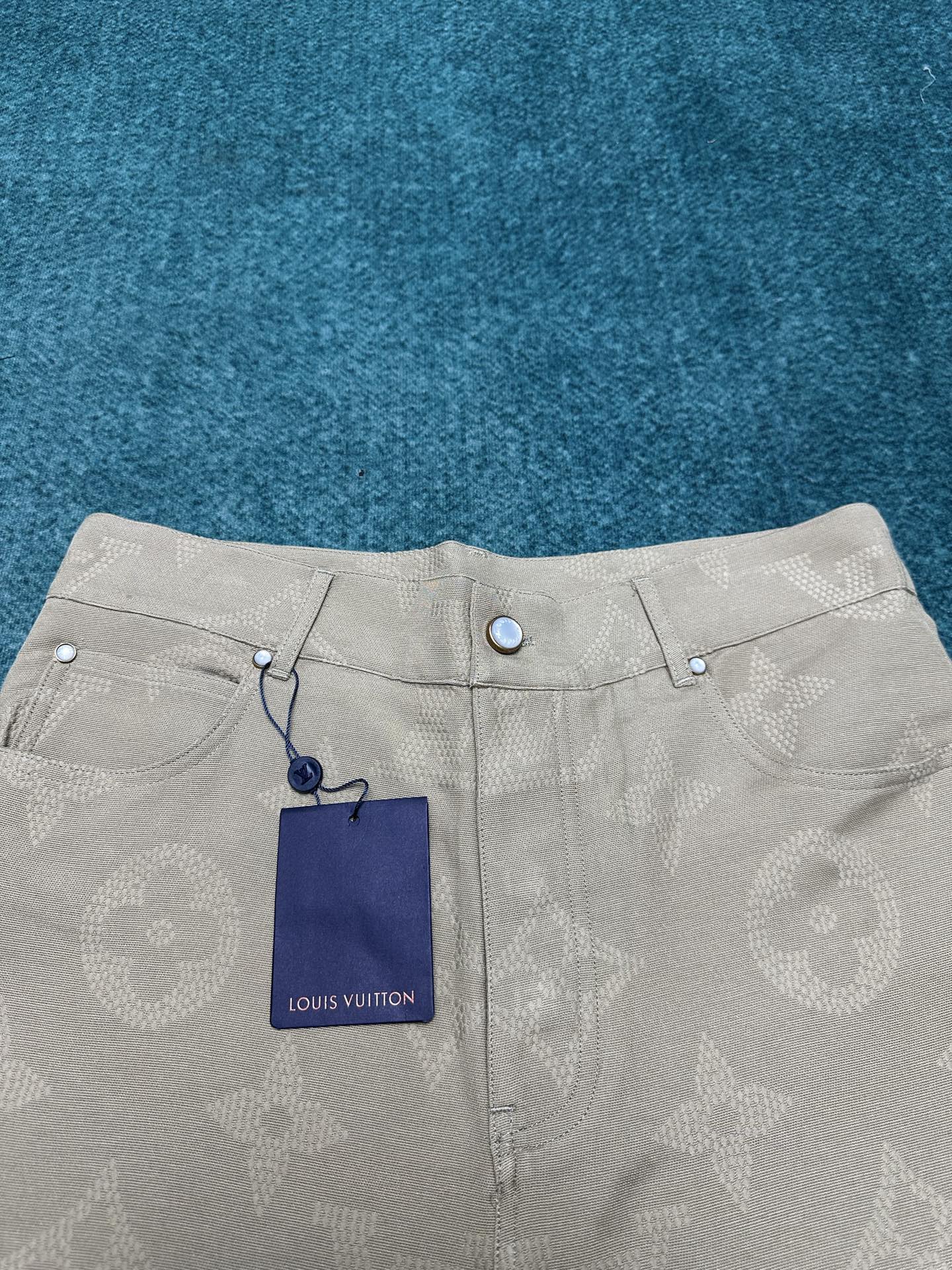250825 New high-quality embroidered pearlescent button-up trousers