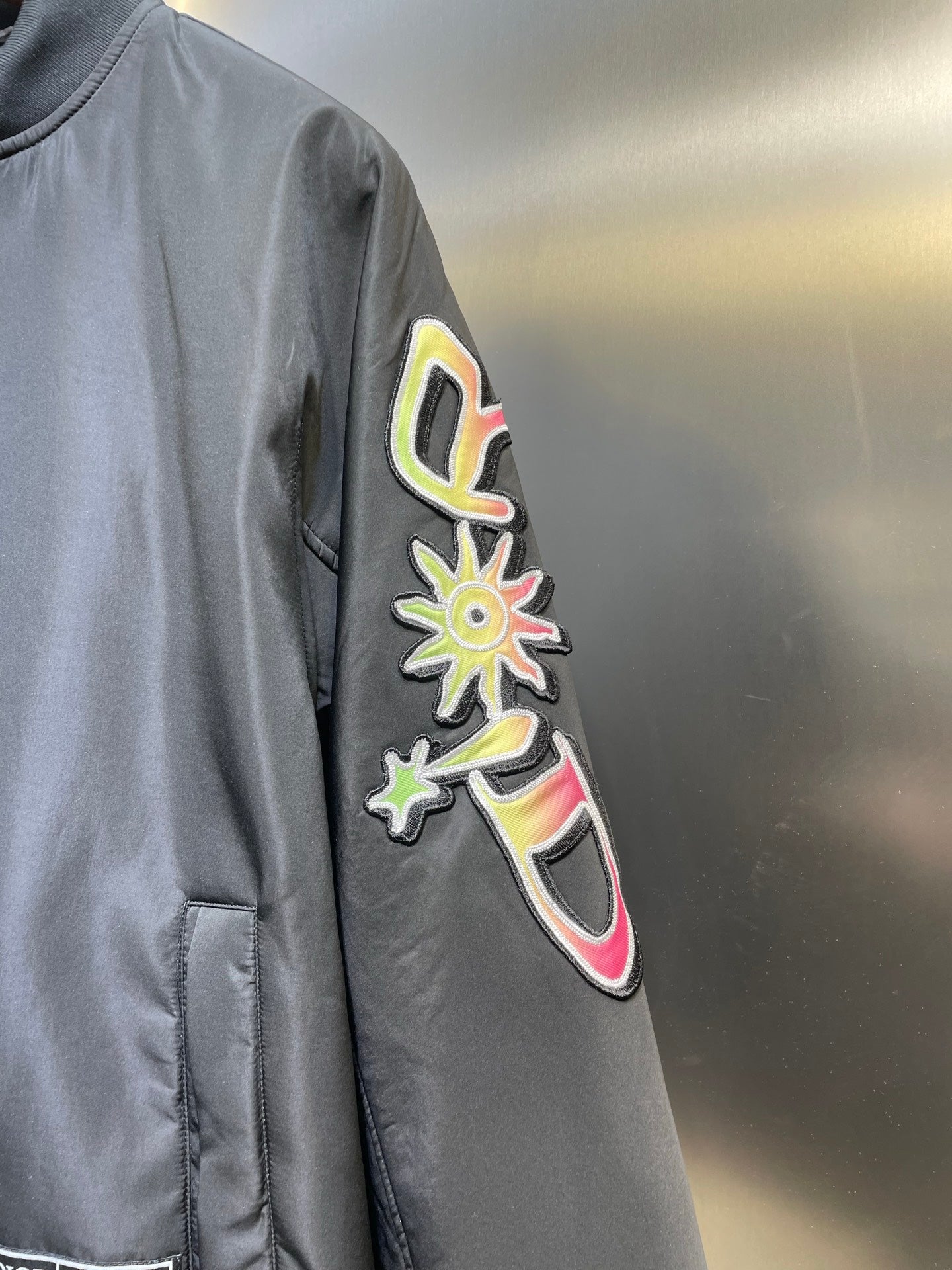 250825 New high-quality neon pink trim black flight jacket