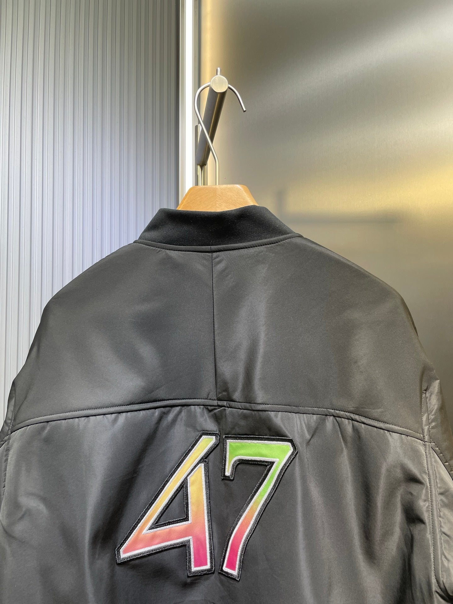 250825 New high-quality neon pink trim black flight jacket