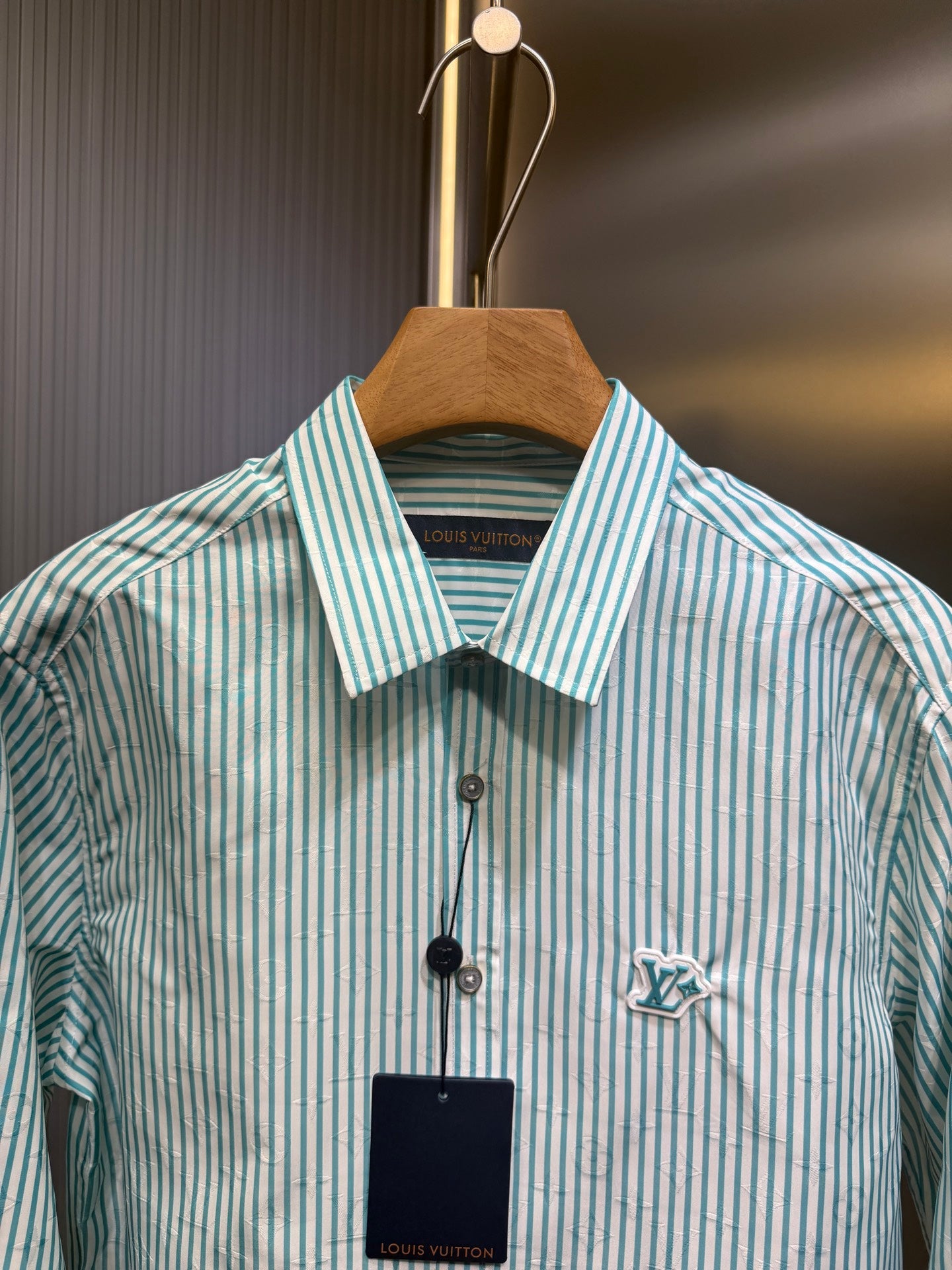 250825 New high-quality striped long-sleeved shirt