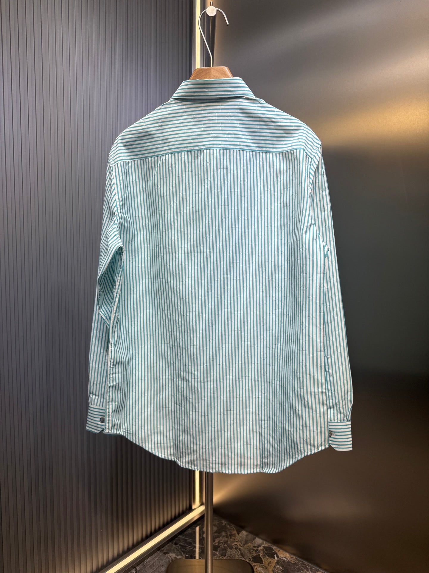 250825 New high-quality striped long-sleeved shirt