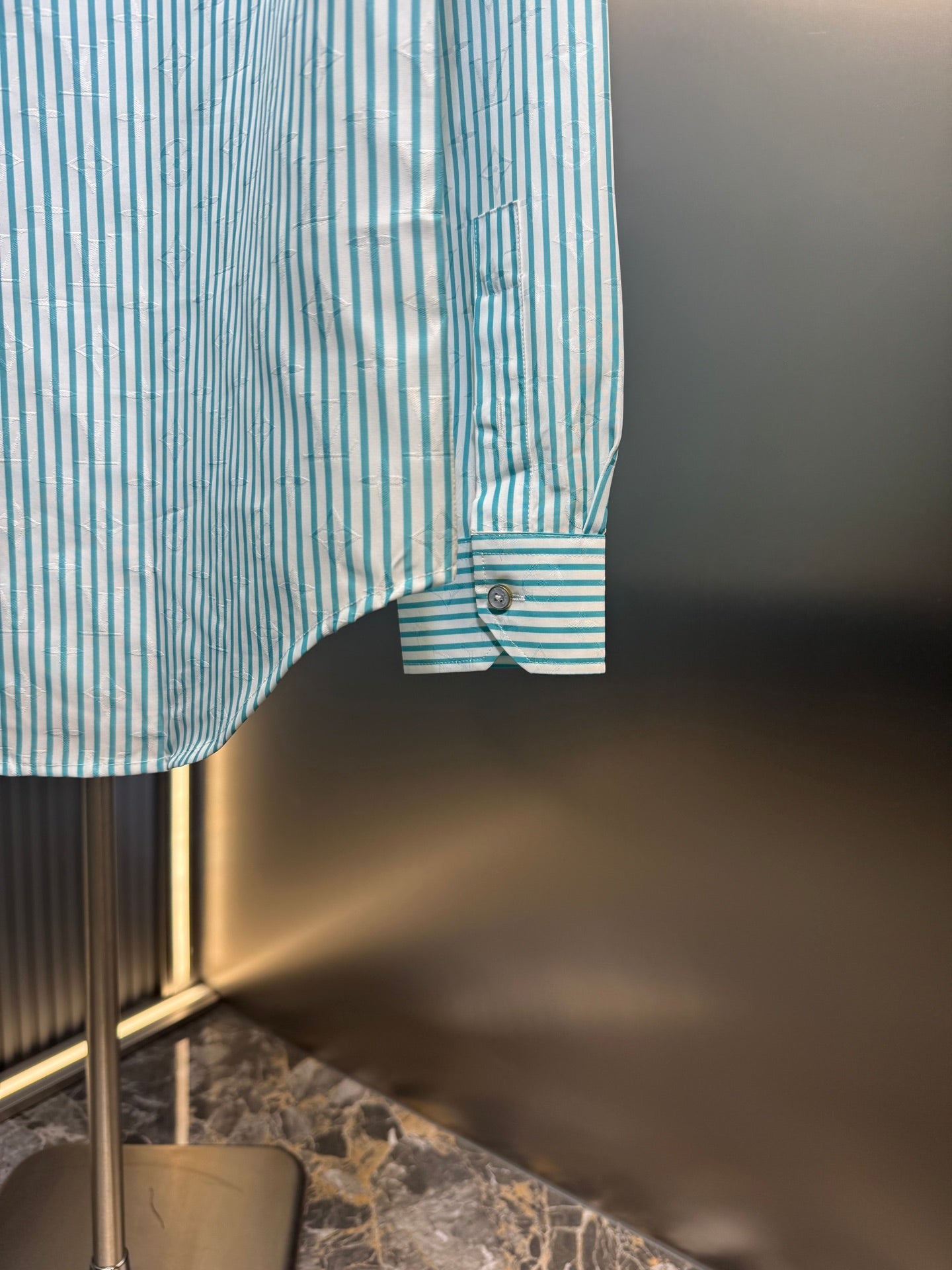 250825 New high-quality striped long-sleeved shirt