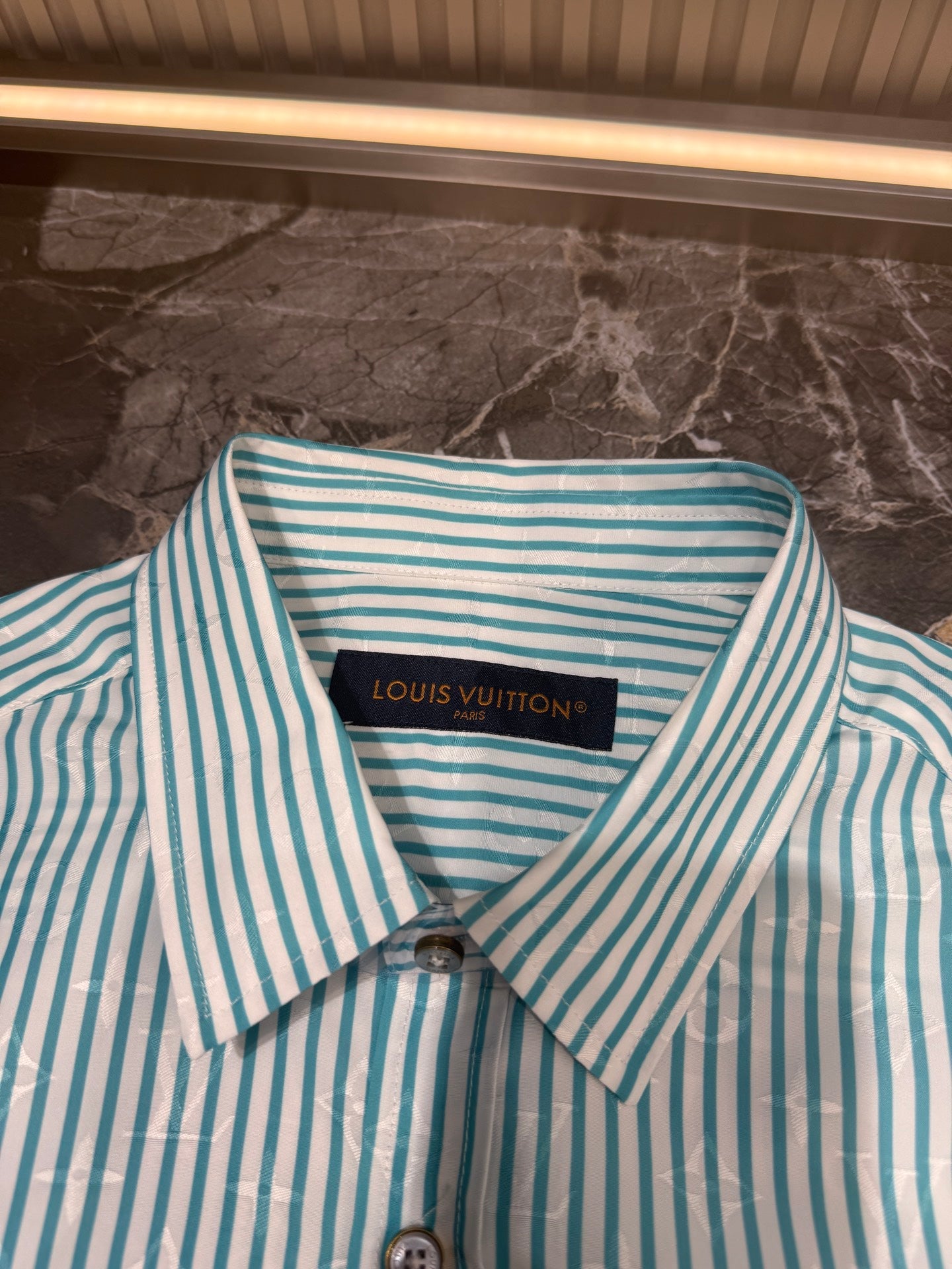 250825 New high-quality striped long-sleeved shirt