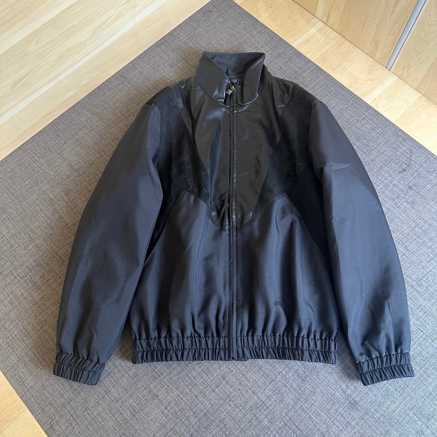 250825 A new high-quality patchwork embossed jacket