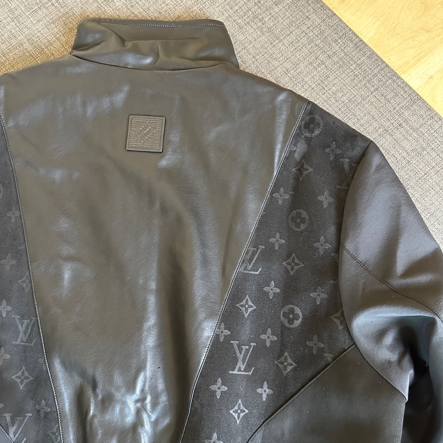 250825 A new high-quality patchwork embossed jacket
