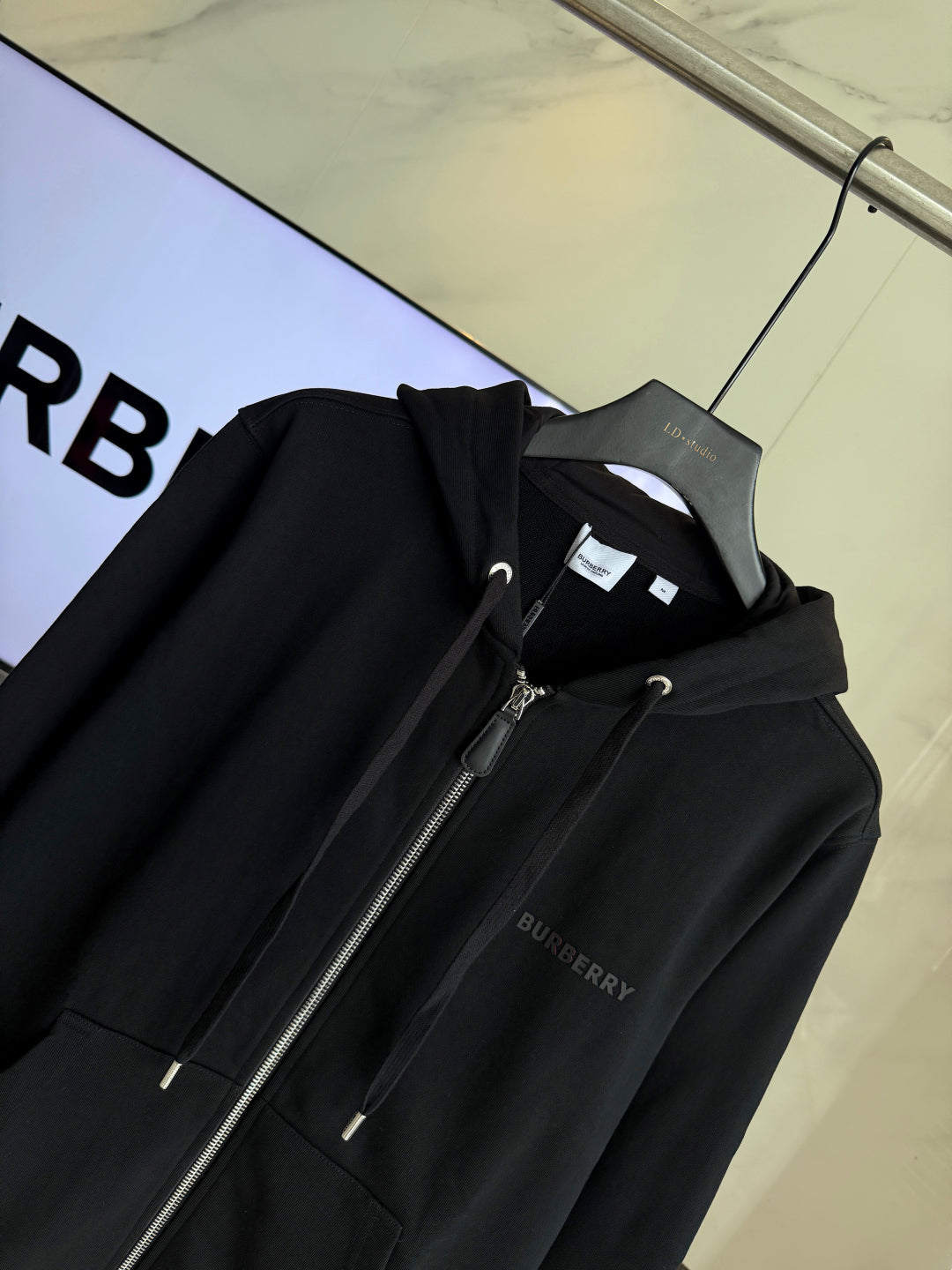 250825 A new high-quality classic must-have zippered hoodie
