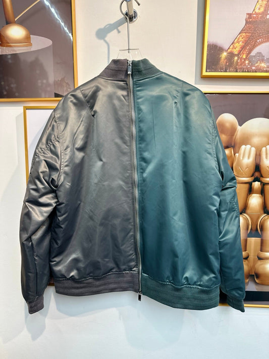 250825 A new high-quality, thick two-color patchwork jacket