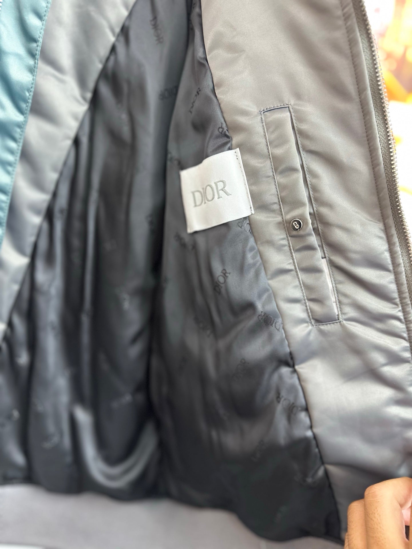 250825 A new high-quality, thick two-color patchwork jacket