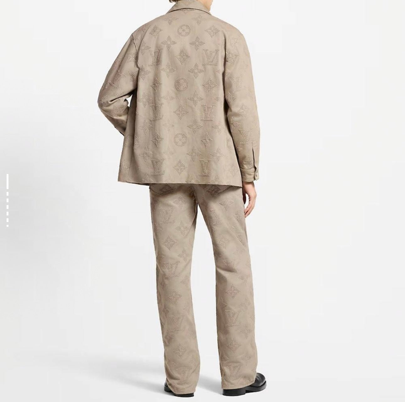 250825 New high-quality embroidered pearlescent button coat