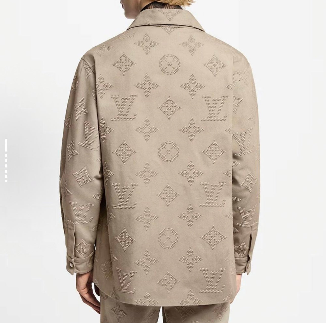 250825 New high-quality embroidered pearlescent button coat